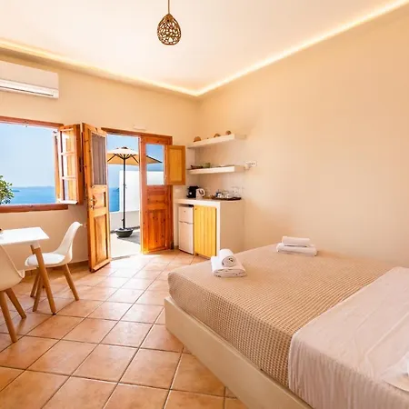 Ostria Caldera Guest house